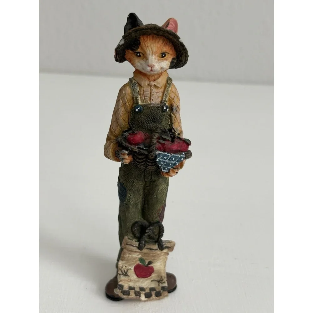 Vintage Country Cat Figurines Farmer & Seamstress Resin Shelf Decor